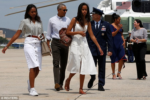 Gia đình Tổng thống Obama đã có một kì nghỉ tới Martha’s Vineyard vào ngày thi đấu đầu tiên của Olympic Rio.