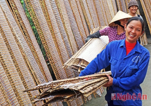 Bánh đa Đô Lương được nhiều khách hàng trong và ngoài tỉnh ưa chuộng, đem lại cuộc sống ổn định cho người làm nghề. 