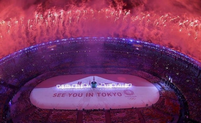 Nước chủ nhà chào gửi lời hẹn tại Olympic 2020 tại Tokyo. Ảnh: Reuters. 