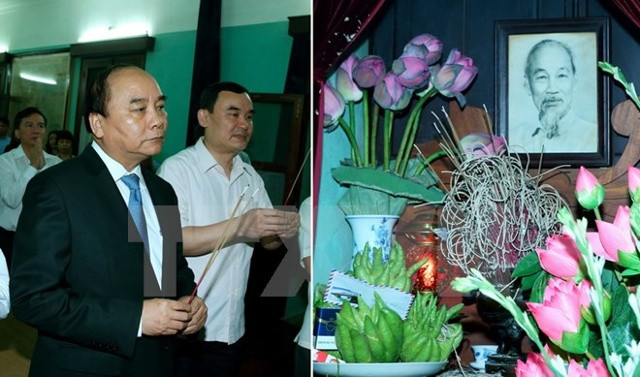 Thủ tướng Nguyễn Xuân Phúc đến dâng hương tưởng niệm Chủ tịch Hồ Chí Minh tại Nhà 67 thuộc khu Di tích Chủ tịch Hồ Chí Minh ở Phủ Chủ tịch. (Ảnh: Thống Nhất/TTXVN)