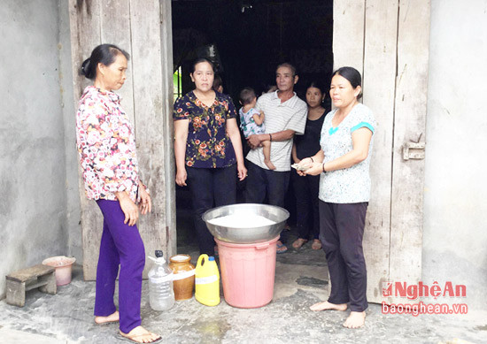 Thực hiện phong trào  “Ống tiền, hũ gạo tiết kiệm”, toàn hội đã quyên góp được hơn 1.650.000 kg gạo, gần 580 triệu đồng giúp đỡ gần 6.100 lượt hội viên gặp khó khăn trong cuộc sống.