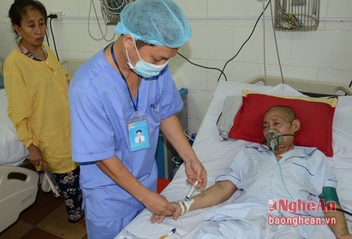 Bệnh nhân điều trị tại bệnh viện Ung Bướu Nghệ An, (ảnh tư liệu ,minh họa)
