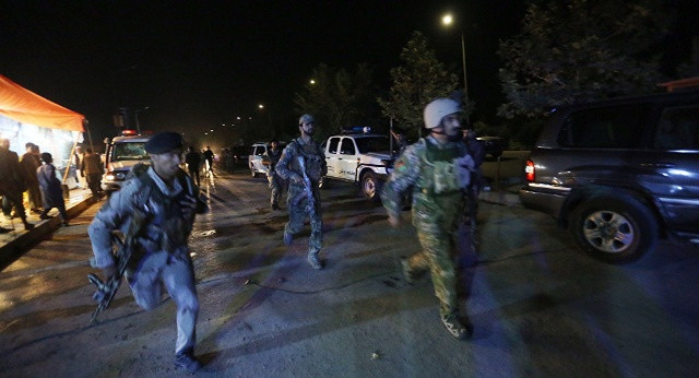 Đụng độ xảy ra tại Đại học Mỹ ở thủ đô Kabul, Afghanistan. Ảnh: AP.