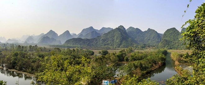 Suối Yến vào thu còn là địa chỉ lý tưởng dành cho những du khách thích săn ảnh. Muốn có những bức ảnh hoa súng khoe sắc độc đáo, bạn nên chọn thời điểm từ 6-9h, vào những ngày hơi hửng nắng.  