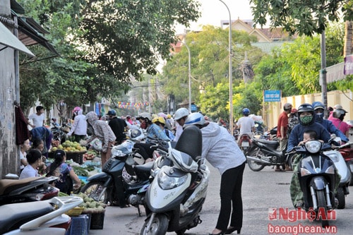 chợ Quán Lau