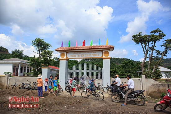 Trường Tiểu học Quang Phong 2 hiện có 3 điểm trường, trong đó có 2 điểm lẻ tại bản Nậm Xài và bản Páo
