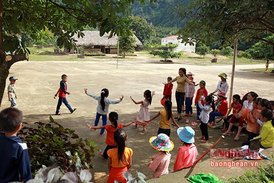Đặc biệt dịp này để chào đón ngày khai giảng năm học mới, các thầy cô giáo hướng dẫn