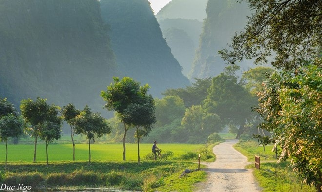 Hình ảnh bình dị tuyệt đẹp của cố đô Ninh Bình hình ảnh 20 Con người thật bé nhỏ trước thiên nhiên. Ảnh: Đức Ngô.