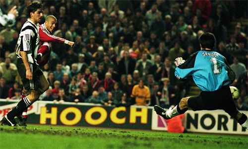 man-utd-thua-xa-liverpool-ve-so-ban-thang-phut-cuoi-1