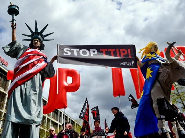 Người biểu tình phản đối Hiệp định TTIP ở Đức hồi tháng 4/2016. Ảnh: Getty.