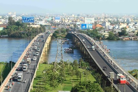 Tinh thần “siết chặt quản lý” đối với đầu tư công đã đưa tới các phản ứng từ các bên liên quan.
