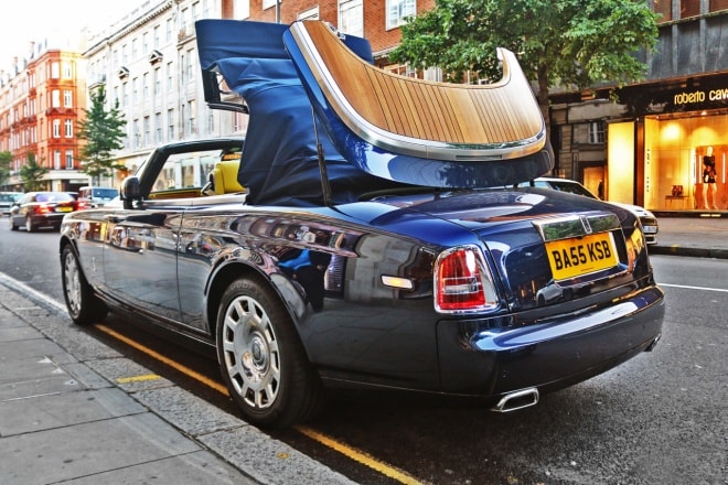 Phantom Drophead Coupe serie II với biển số hàng thửa 