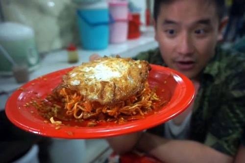 Món mỳ cay ở Món mỳ cay ở Indonesia được đầu bếp Ben Sumadiwiria cho là món ăn cay nhất thế giới. Ảnh: Mirror