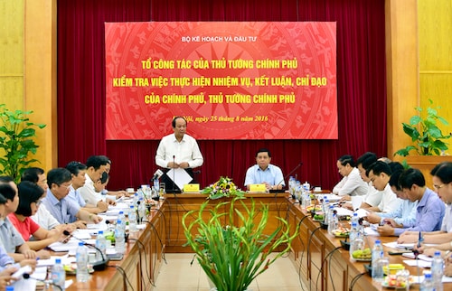 to-cong-tac-cua-thu-tuong-diem-danh-co-quan-cham-tre-cong-viec
