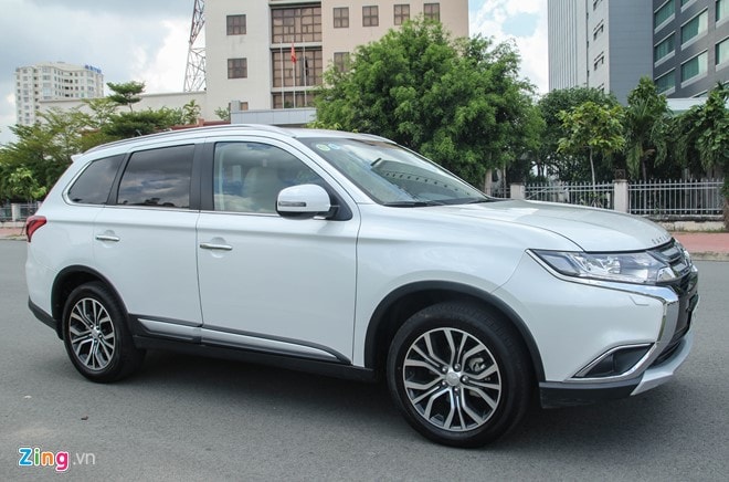 Mitsubishi Outlander: Nhieu trang bi, cho duoc 7 nguoi hinh anh 10