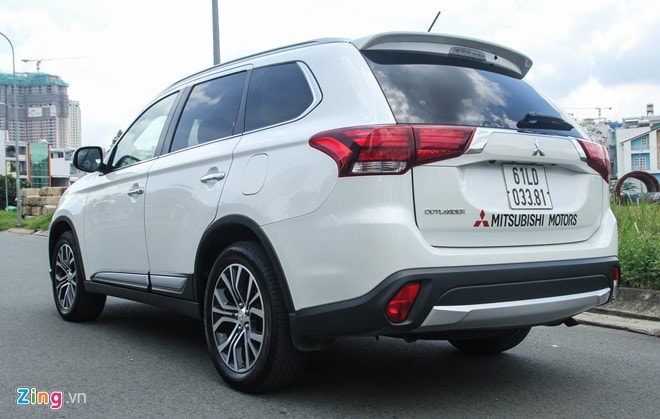 Mitsubishi Outlander: Nhieu trang bi, cho duoc 7 nguoi hinh anh 3