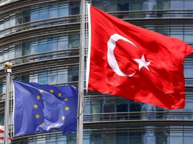 Thổ Nhĩ Kỳ chấp nhận lùi việc miễn thị thực vào EU đến cuối năm 2016. Ảnh: Reuters.