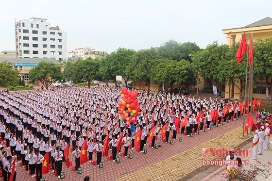 Toàn cảnh lễ khai giảng.