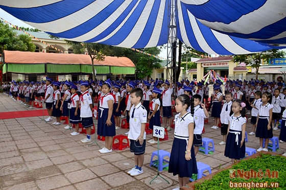 Học sinh Trường Tiểu học Quang Tiến trong ngày khai giảng