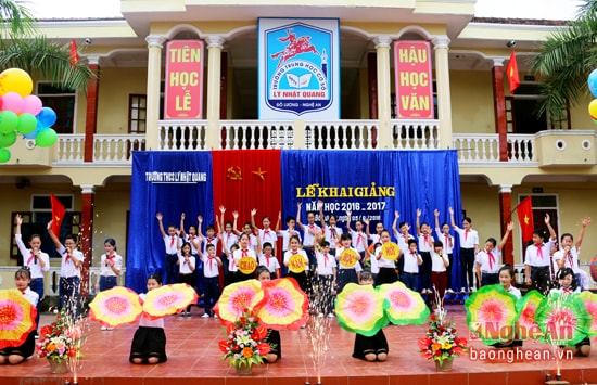 Tiết mục văn nghệ chào mừng năm học mới