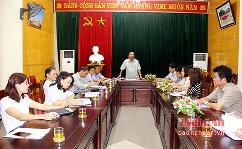 Toàn cảnh cuộc họp.