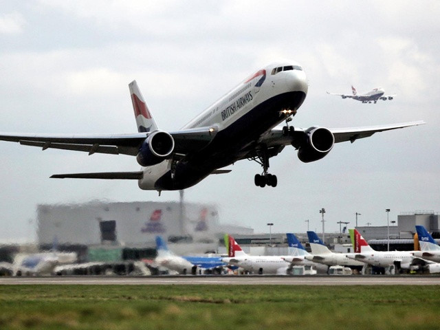 Hơn 10.000 hành khách của British Airways bị gián đoạn chuyến bay sau sự cố máy tính. Ảnh: Getty