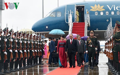 thu tuong nguyen xuan phuc den lao du hoi nghi asean 28-29 hinh 0
