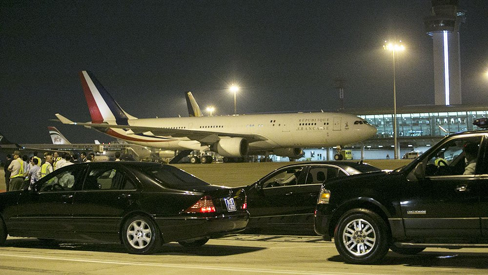 France Force One. tổng thống pháp đến TPHCM