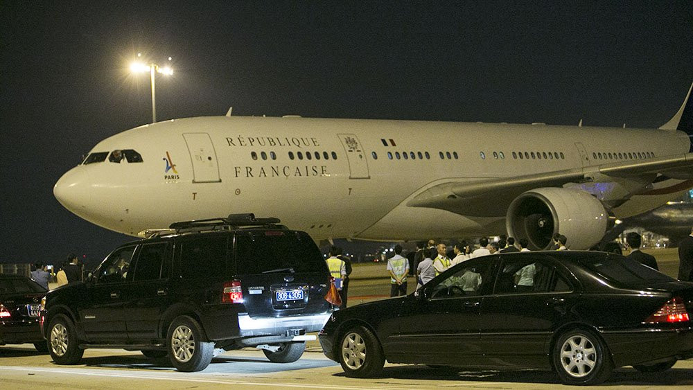 France Force One. tổng thống pháp đến TPHCM