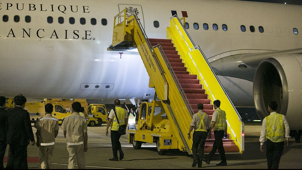 France Force One. tổng thống pháp đến TPHCM