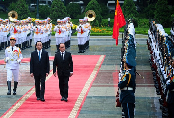 Nhân chuyến thăm cấp Nhà nước tới Việt Nam của Tổng thống Pháp Hollande, hai bên đã ra tuyên bố chung giữa nước Cộng hòa xã hội chủ nghĩa Việt Nam và Cộng hòa Pháp. Ảnh: Nguyễn Hùng