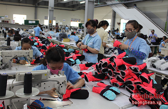 Sản xuất hàng xuất khẩu tại cụm công nghiệp Nam Giang - Nam Đàn