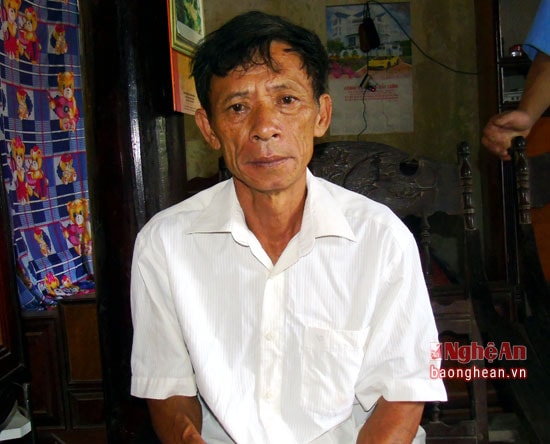 Ông Thuận ( bố chị Nguyệt) kể lại ngày gặp lại con gái