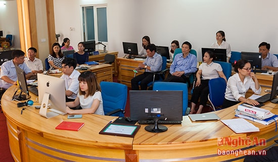 Đoàn công tác Báo Thanh Hóa dự giao ban đầu ngày tại Báo Nghệ An.