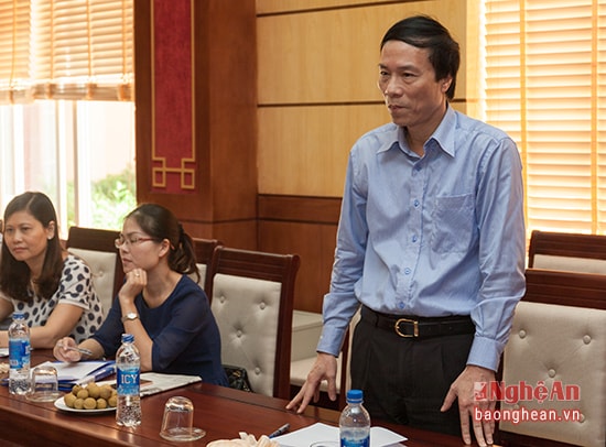 Đồng chí Phạm Minh Thiệu - Tổng Biên tập Báo Thanh Hóa cảm ơn những chia sẻ quý giá mà Báo Nghệ An đã dành cho đoàn