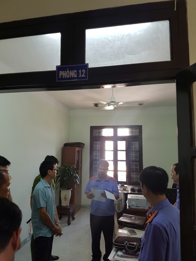 Cơ quan điều tra tống đạt quyết định bắt ông Phổ