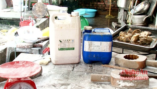 Các chất phụ gia không rõ nguồn gốc xuất xứ