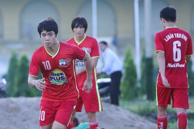 Công Phượng, Tuấn Anh (và cả Xuân Trường) đều có khả năng lỡ hẹn với AFF Cup 2016. Ảnh: Thanh Hà