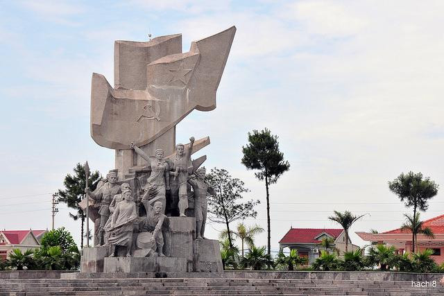 Tượng đài Xô viết - Nghệ Tĩnh ( Thị trấn Nghèn - Can Lộc).