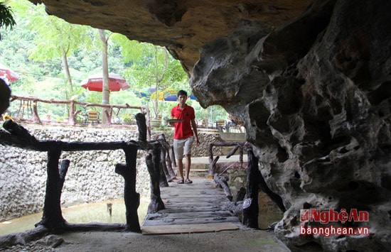 Đây là nơi lý tưởng để người dân có thể vừa tránh nắng, vừa thưởng ngoại cà phê.