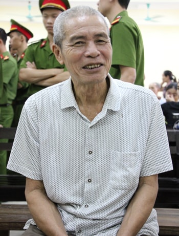 yeu-rau-xanh-68-tuoi-khien-nu-sinh-thanh-ba-me-nhi