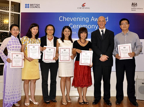 Các ứng viên Việt Nam được nhận học bổng Chevening năm học 2016 - 2017.