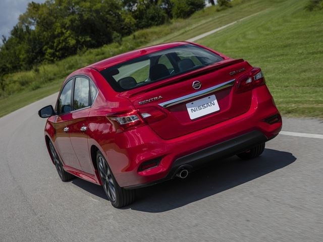  Với công suất 188 mã lực, Nissan Sentra thực sự là một chiếc sedan hạng C mạnh mẽ