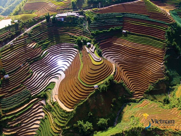 Nhiếp ảnh gia không nhớ mình đã đi qua bao nhiêu tỉnh thành nhưng có lẽ vẫn còn nhiều vùng đất đang chờ anh đặt chân tới. Mong muốn của anh là đi được đến nhiều vùng miền, khắc họa được những đặc trưng về văn hóa, di sản, phong cảnh… của những nơi đó từ trên cao.