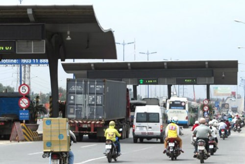 Theo các chuyên gia, cơ quan quản lý Nhà nước đã có nhiều chính sách lỏng lẻo với hoạt động đầu tư BOT. Ảnh: H.C.