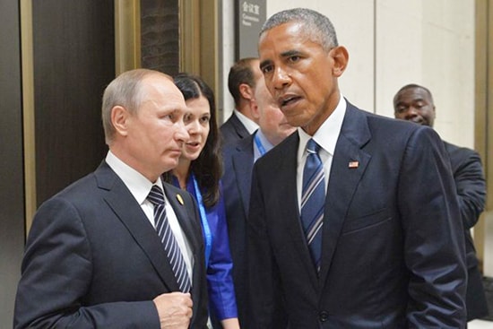 Tổng thống Mỹ Barack Obama (phải) gặp người đồng cấp Nga Vladimir Putin bên lề Hội nghị G20 diễn ra tại Hàng Châu, Trung Quốc hôm 5/9.  Nguồn:  Ria Novosti