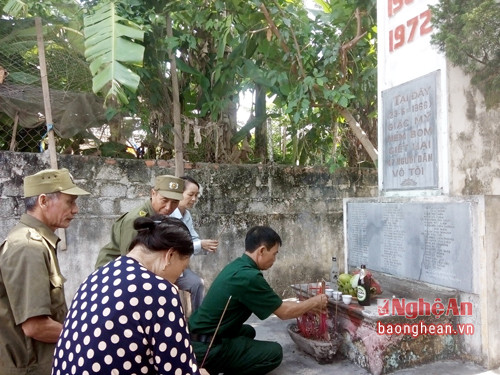 Bà Nguyễn Thị Nhu không khỏi đau thương khi nhắc lại câu chuyện gia đình bị bom bỏ cách đây 50 năm.