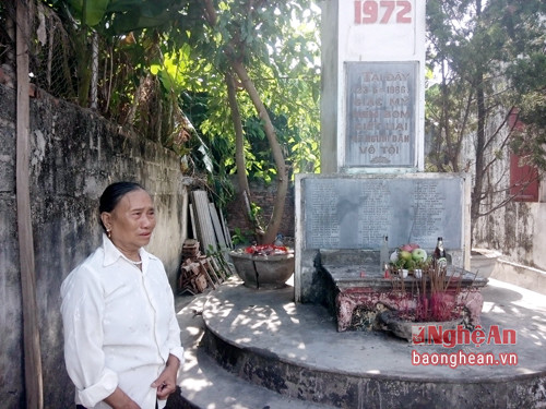 Bà Nguyễn Thị Nhu không khỏi đau thương khi nhắc lại câu chuyện gia đình bị bom bỏ cách đây 50 năm.