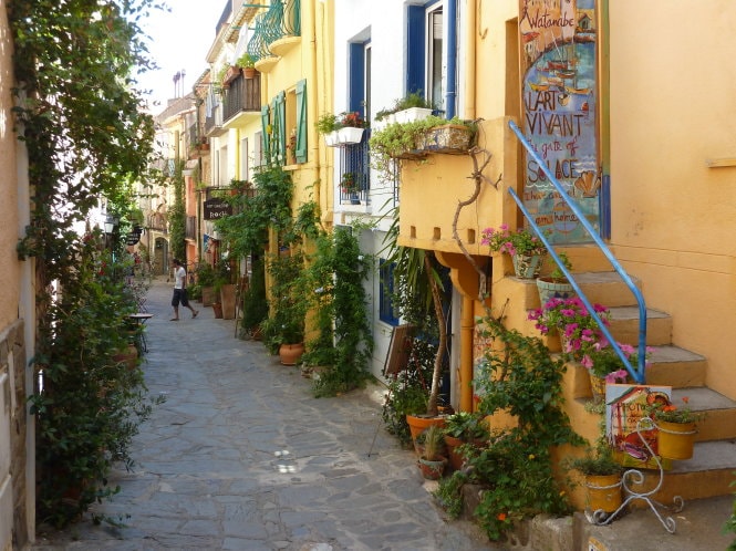 Một con phố lãng mạn ở Collioure - Ảnh: wp
