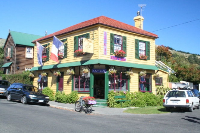 Dấu ấn Pháp ở Akaroa - Ảnh: wp
